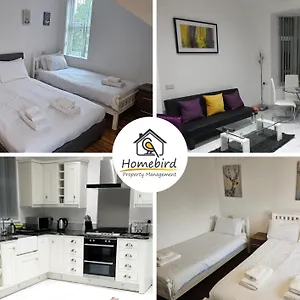 Homebird - Conway House Holiday home Leeds (West Yorkshire)